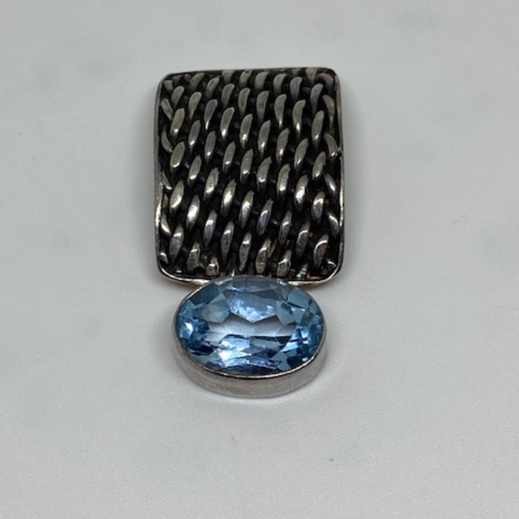 💋NWOT Sterling Basket Weave Blue Topaz Pendant - Picture 1 of 4